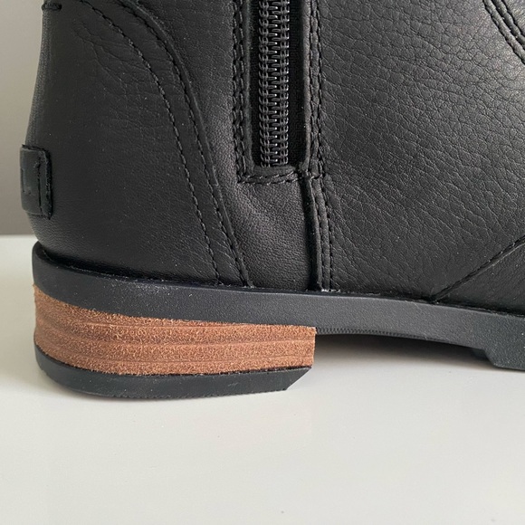 NEW Sorel Emelie Shearling Short Lace Up Cozy Black White Fur Boots Shoes Sz 6.5 - Picture 9 of 15